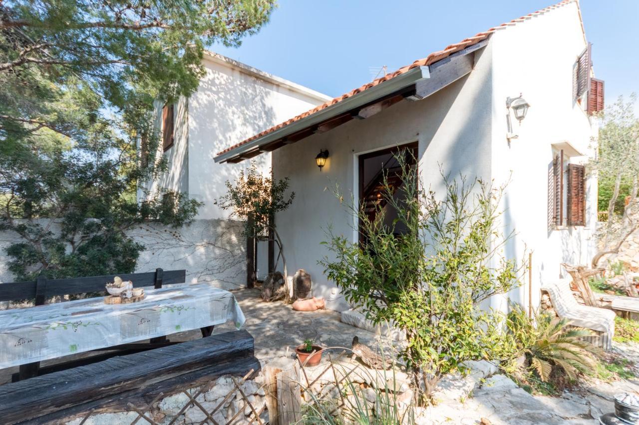 Vacation House Milka Milna  Ngoại thất bức ảnh
