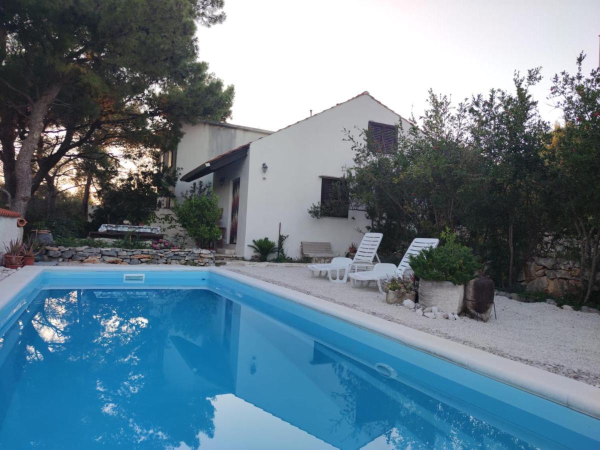 Vacation House Milka Milna  Ngoại thất bức ảnh