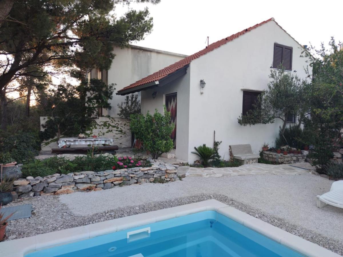 Vacation House Milka Milna  Ngoại thất bức ảnh