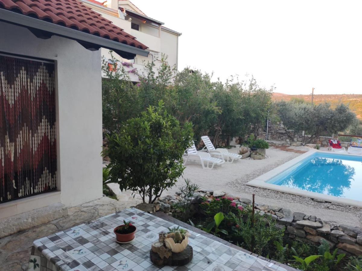 Vacation House Milka Milna  Ngoại thất bức ảnh