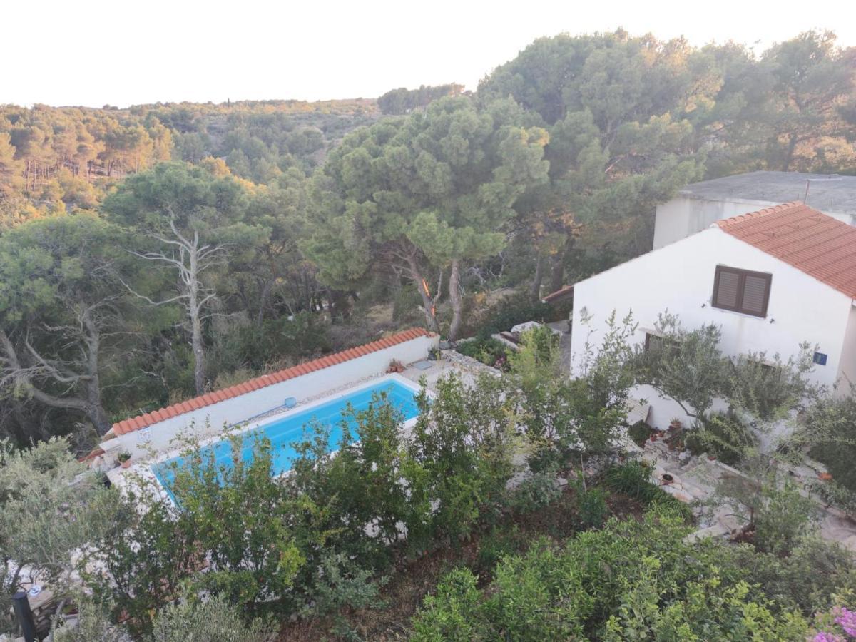 Vacation House Milka Milna  Ngoại thất bức ảnh